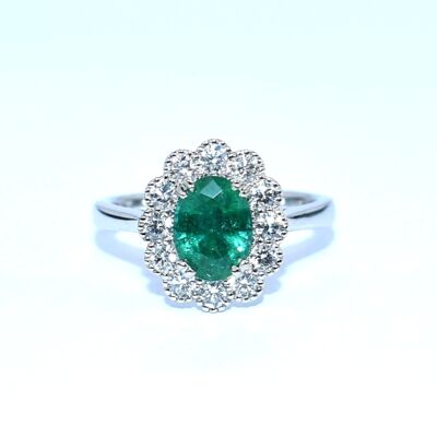 WHITE GOLD EMERALD AND DIAMOND CLUSTER RING