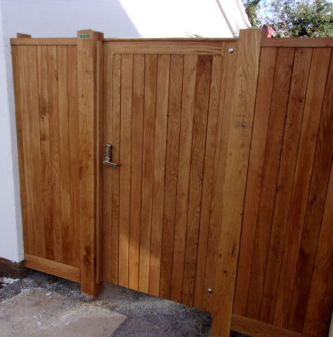 Glemham gate in Oiled Oak with side panels