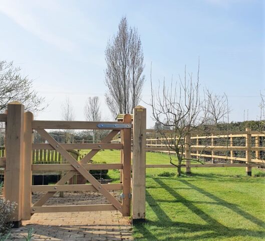 Rushbrooke hand gate in oak