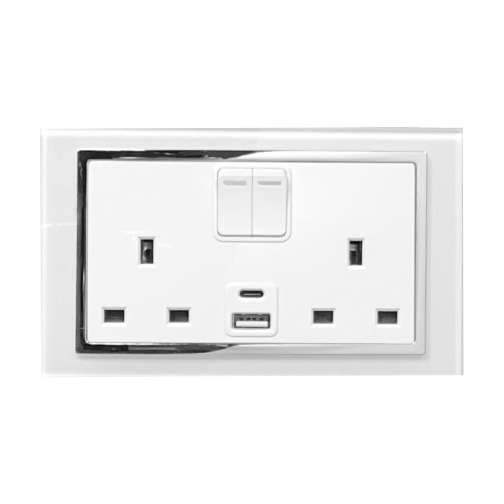 Retrotouch 00658 13A DP Double Plug Socket 3.1A USB C Type White CT