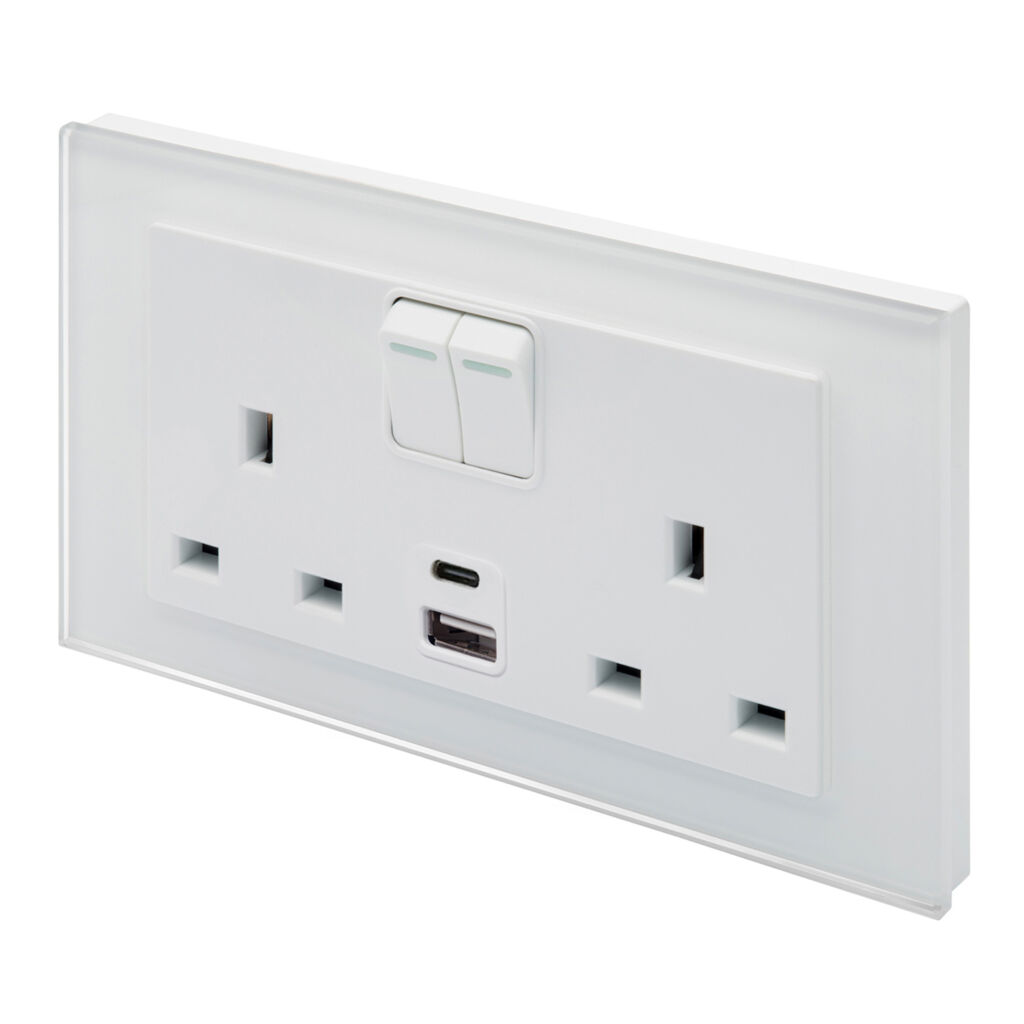 Retrotouch 00662 13A DP Double Plug Socket 3.1A USB C Type White PG
