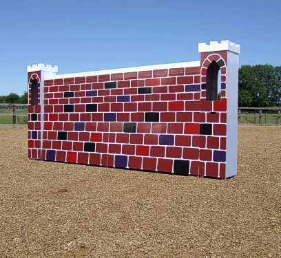 Puissance wall with Castle pillars