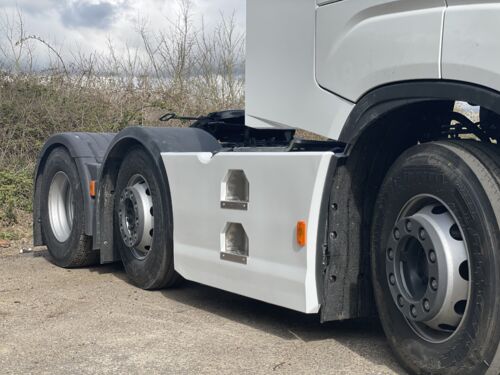 Iveco S-Way 6x2c, 4m Wheelbase Side Skirts
