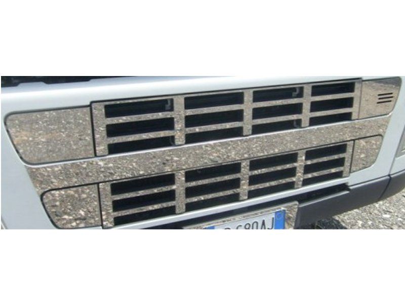 Volvo Series 1 Radiator Grill with Central Band