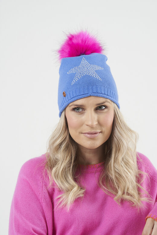 Cashmere beanies with fur poms