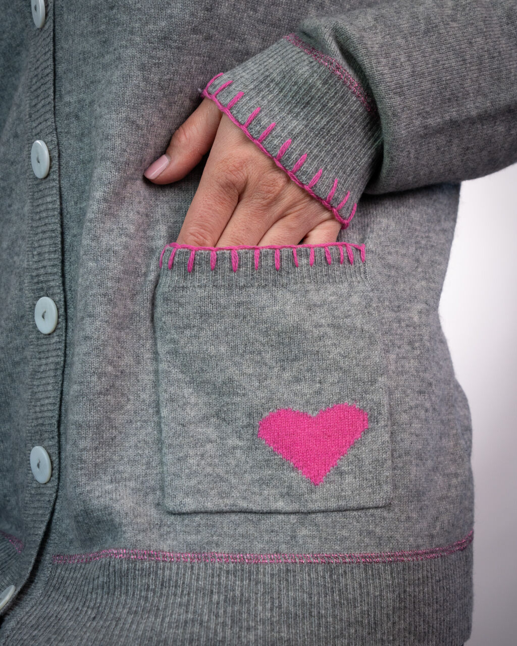 Grey cashmere cardigan with intarsia heart